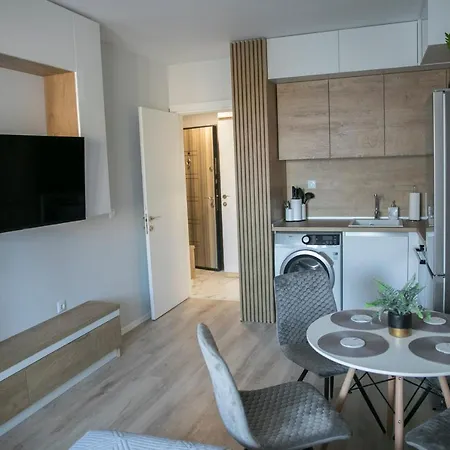 Flora Apartment, Free Parking, Self Chek-in Apartment