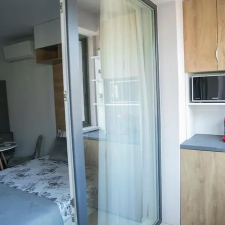 Flora Apartment, Free Parking, Self Chek-in Apartment Varna
