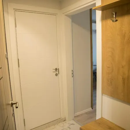 Apartment Flora Apartment, Free Parking, Self Chek-in *